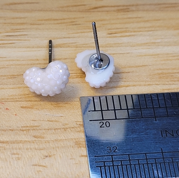 💍 Textured light pink heart earrings - Picture 5 of 6